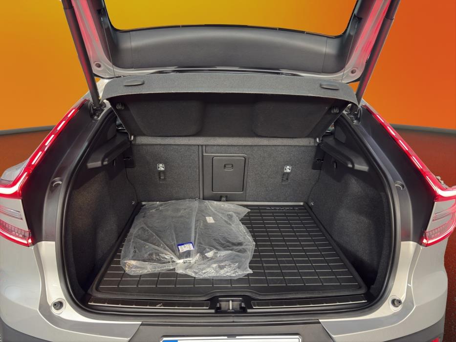 VOLVO C40 2023