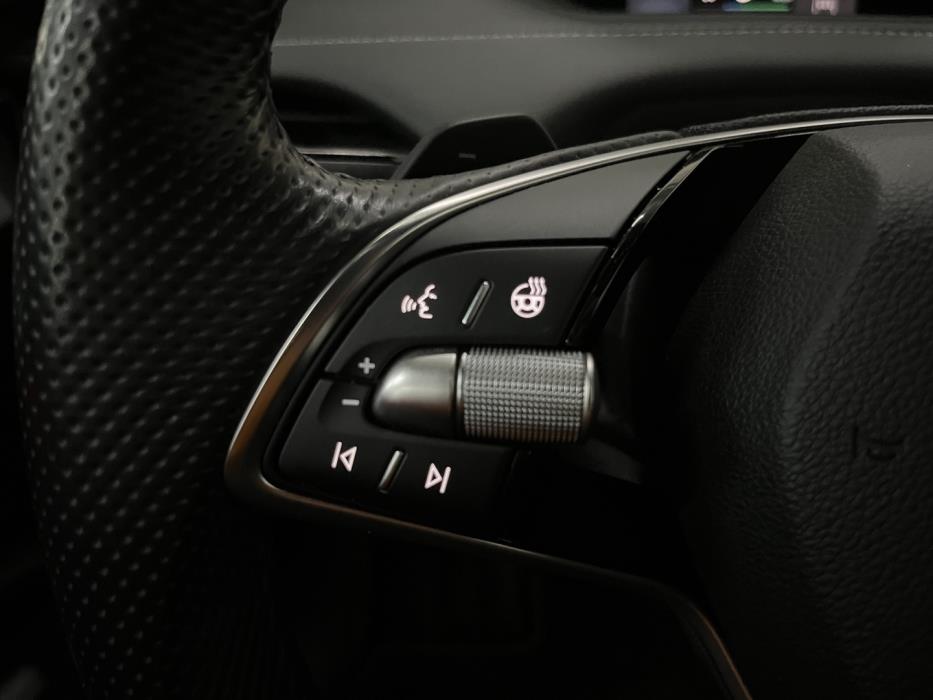 SKODA Enyaq 2025