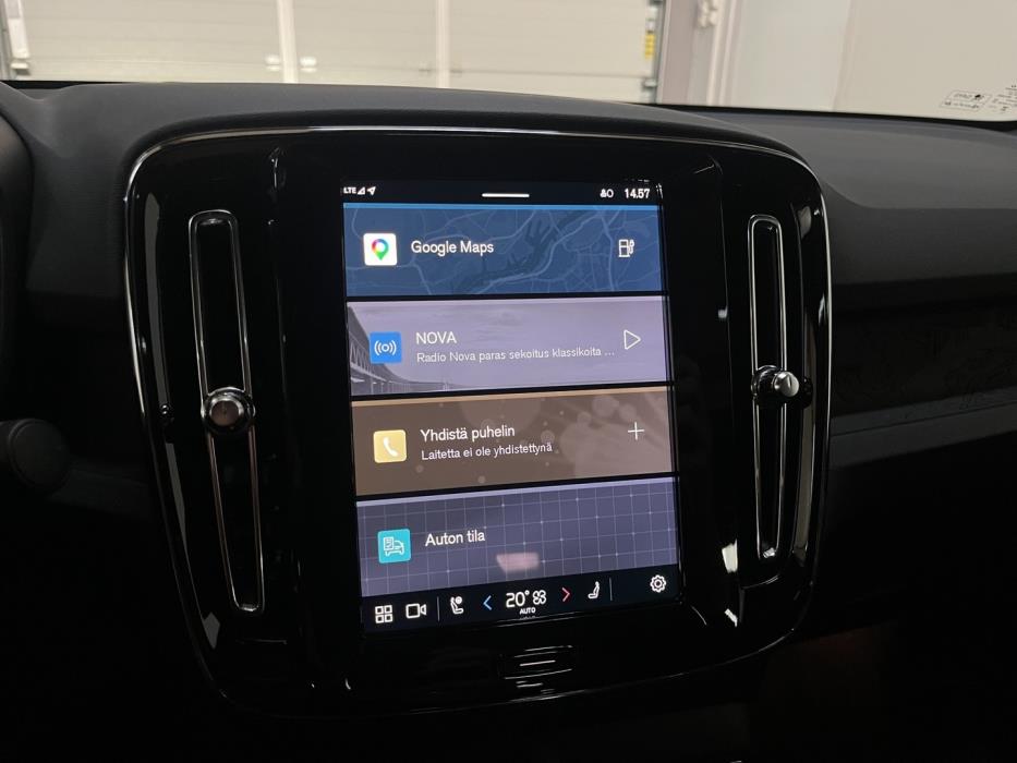VOLVO C40 2024
