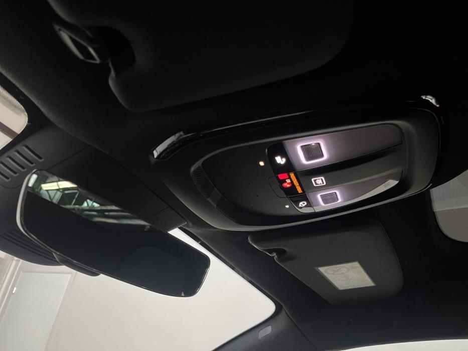 VOLVO C40 2024