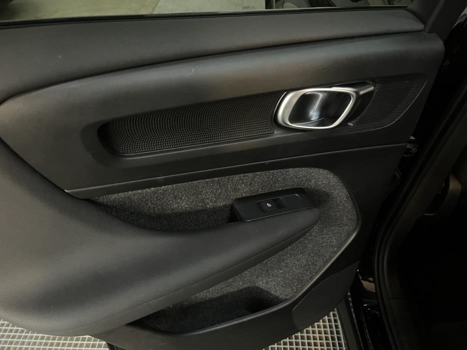 VOLVO C40 2024