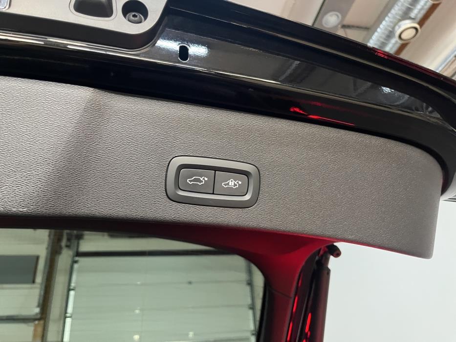 VOLVO C40 2024