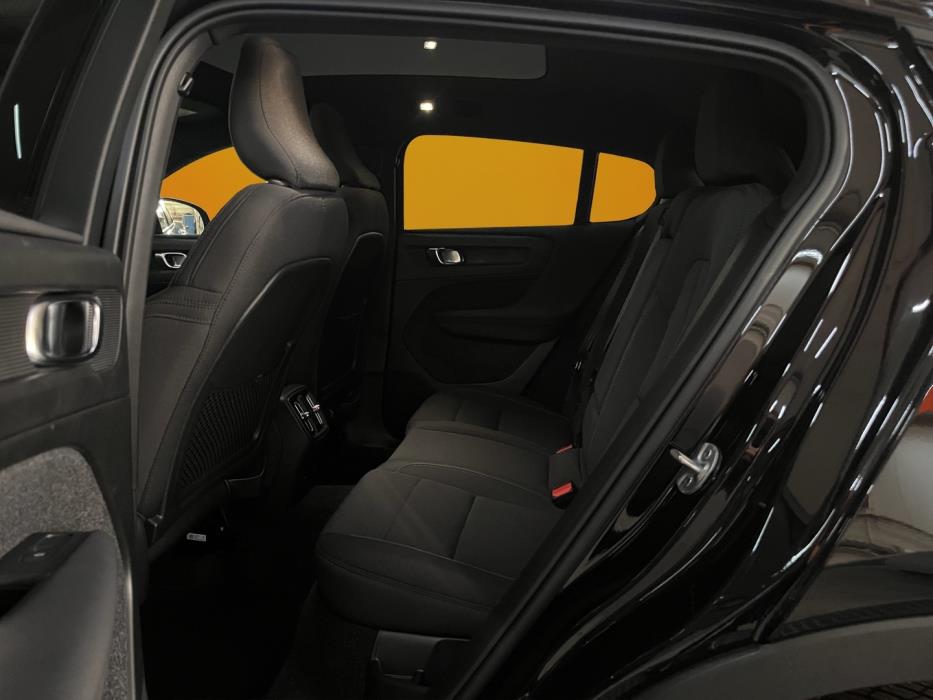 VOLVO C40 2024