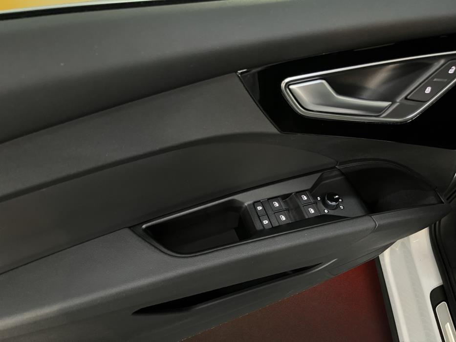 AUDI Q4 e-tron 2023
