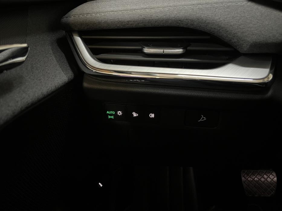 SKODA Enyaq 2025