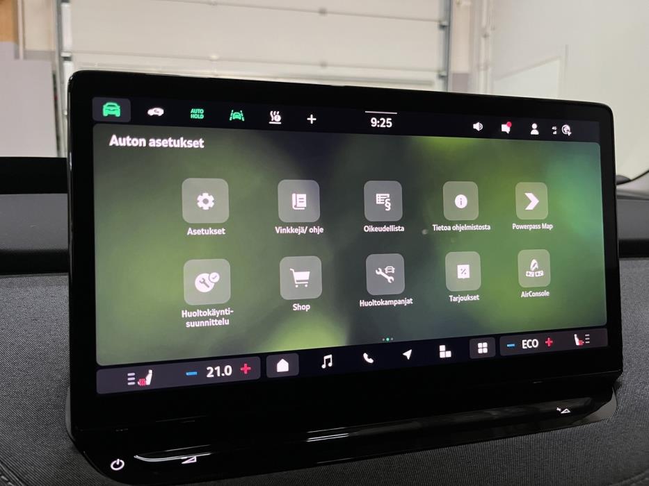 SKODA Enyaq 2025