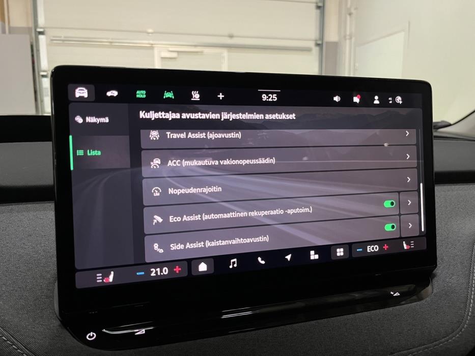 SKODA Enyaq 2025
