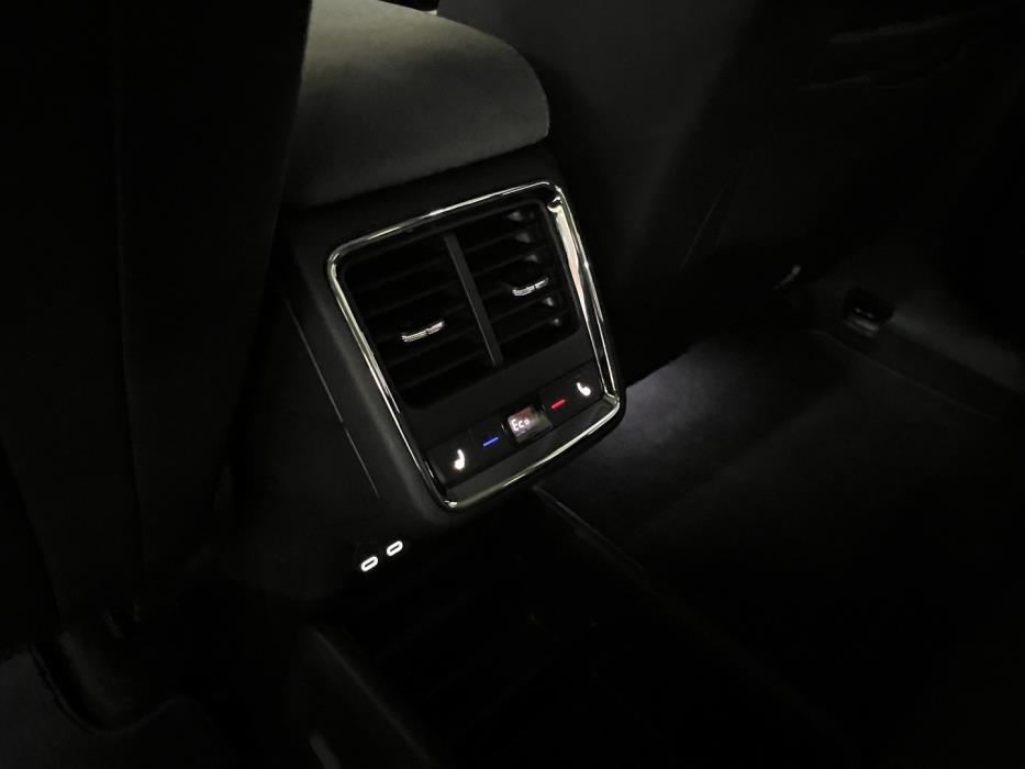 SKODA Enyaq 2025