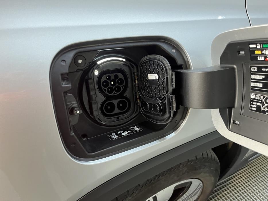 MERCEDES-BENZ EQB 2023