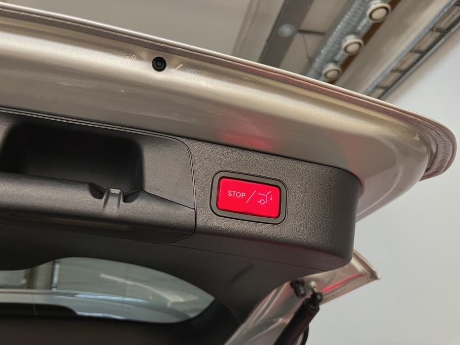 MERCEDES-BENZ EQB 2023