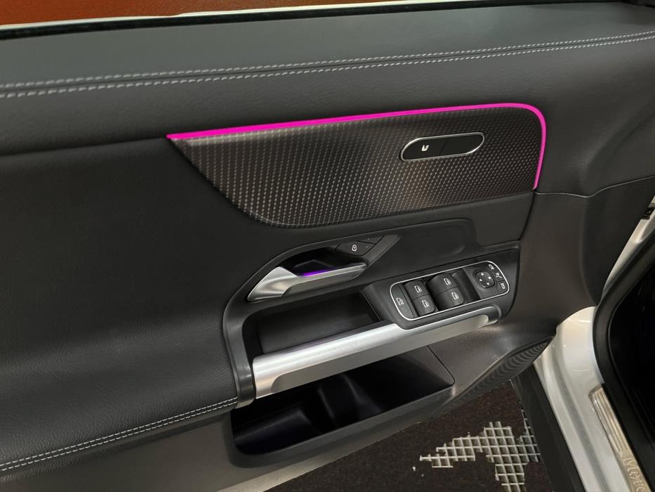 MERCEDES-BENZ EQB 2023