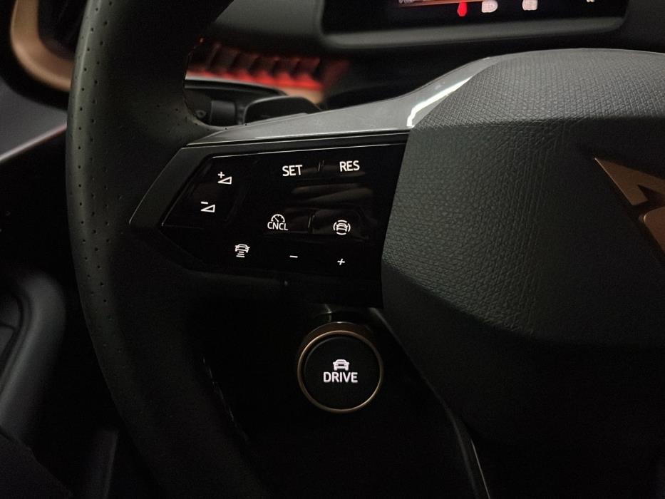 CUPRA Tavascan 2025