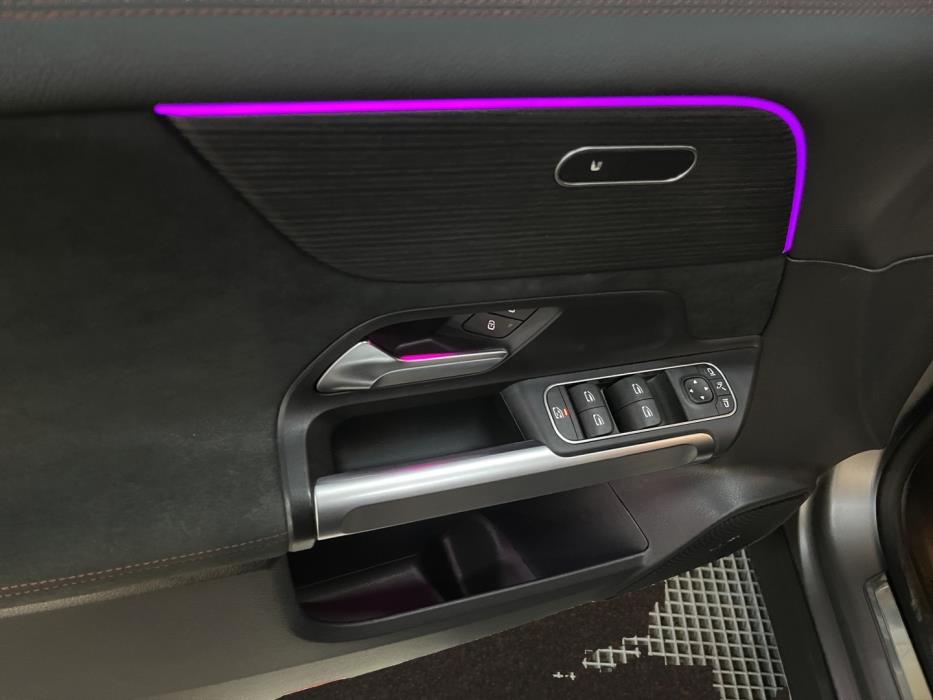 MERCEDES-BENZ EQB 2023