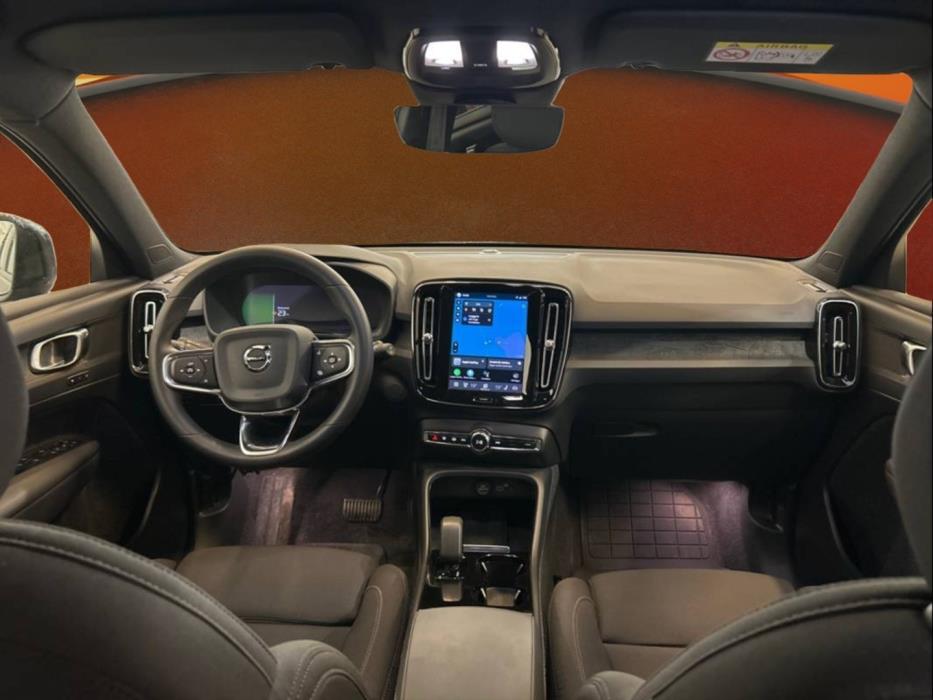 VOLVO XC40 2024