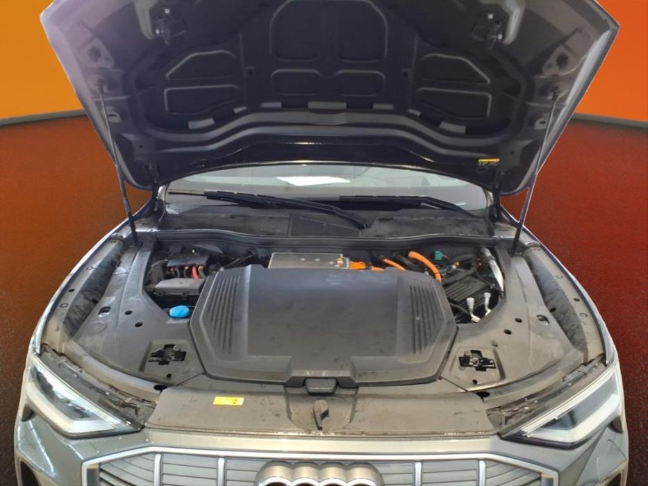 AUDI e-tron 2023