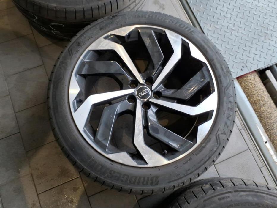 AUDI e-tron 2023