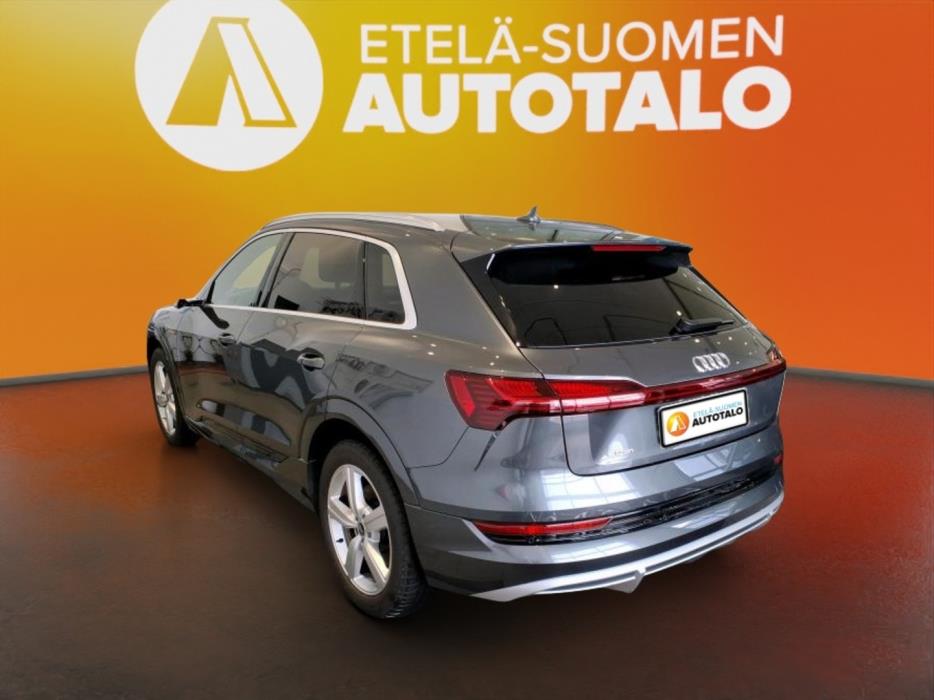 AUDI e-tron 2023