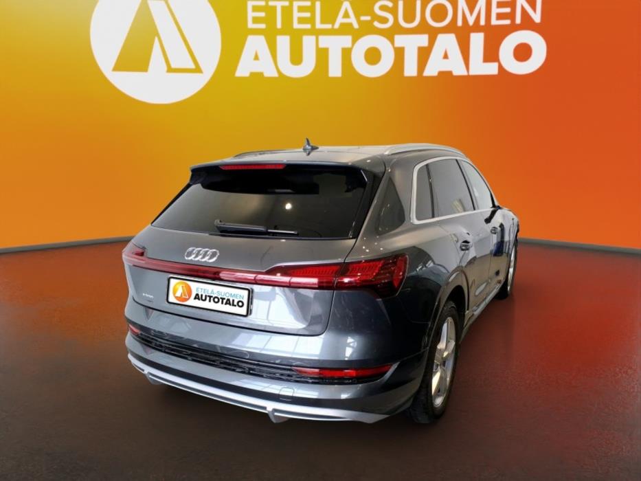 AUDI e-tron 2023