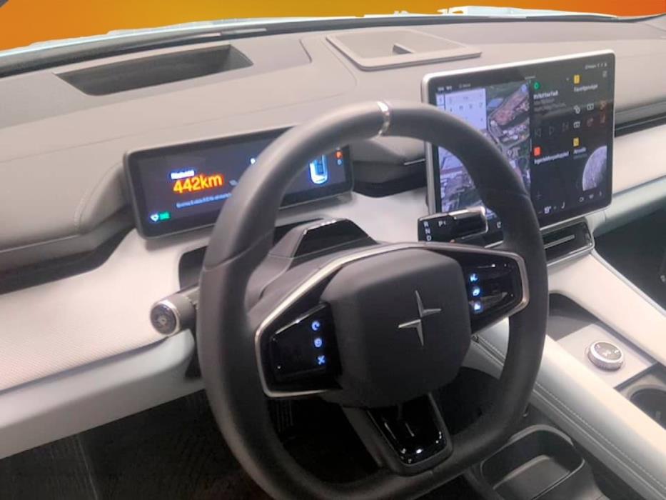 POLESTAR 4 2025