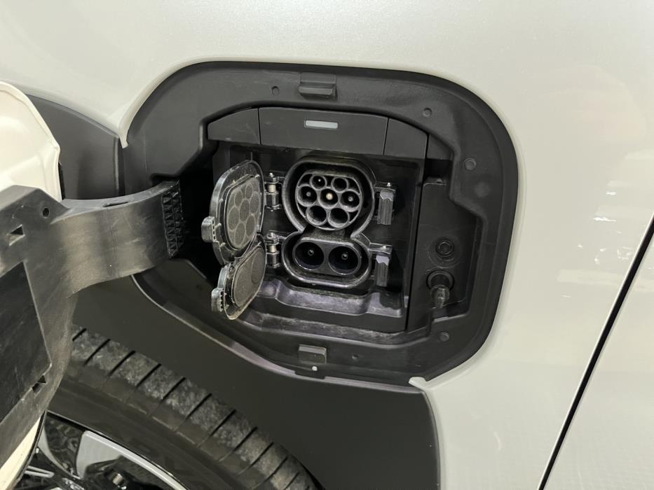 SUBARU Solterra 2023