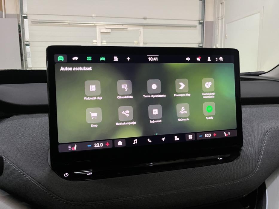 SKODA Enyaq 2025