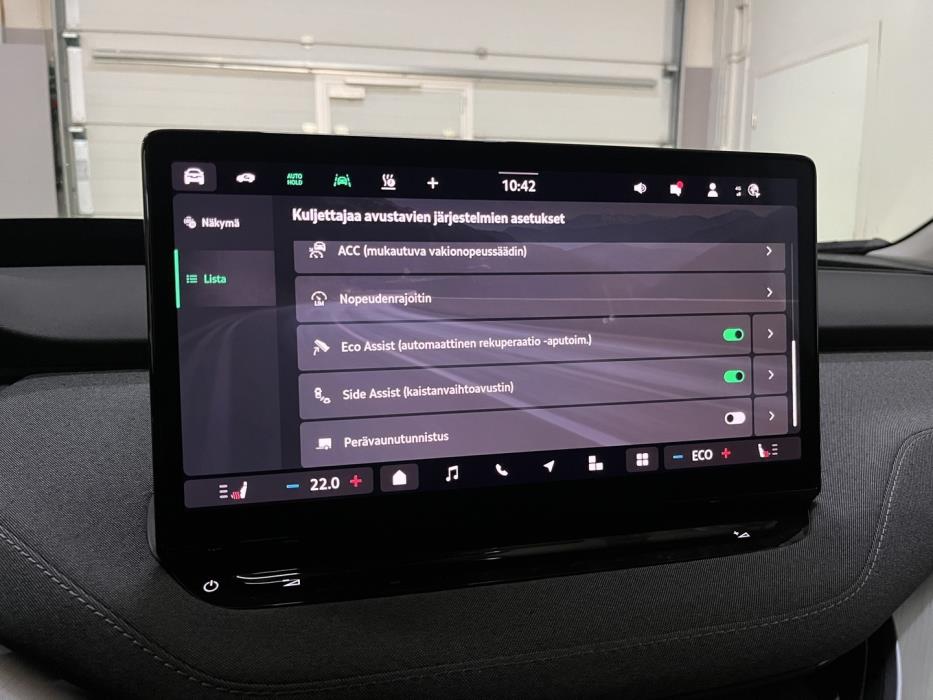 SKODA Enyaq 2025