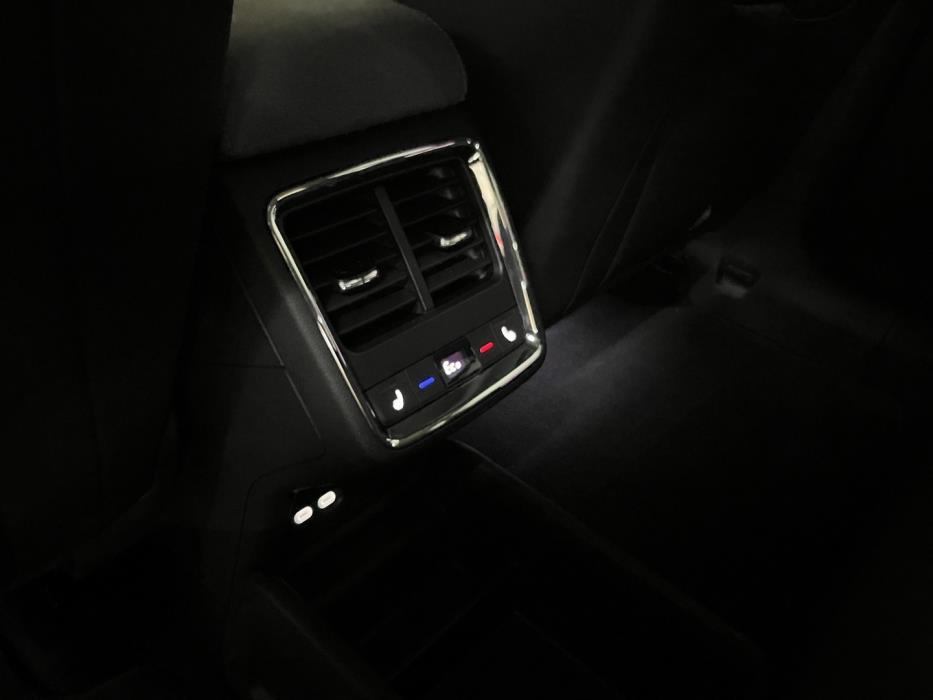 SKODA Enyaq 2025