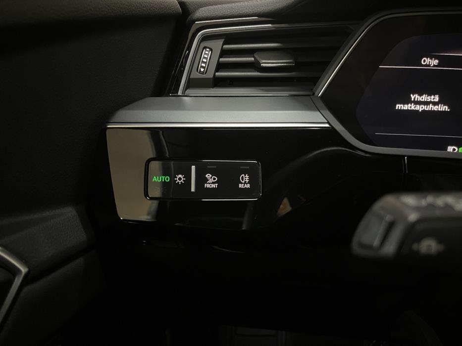 AUDI e-tron 2022