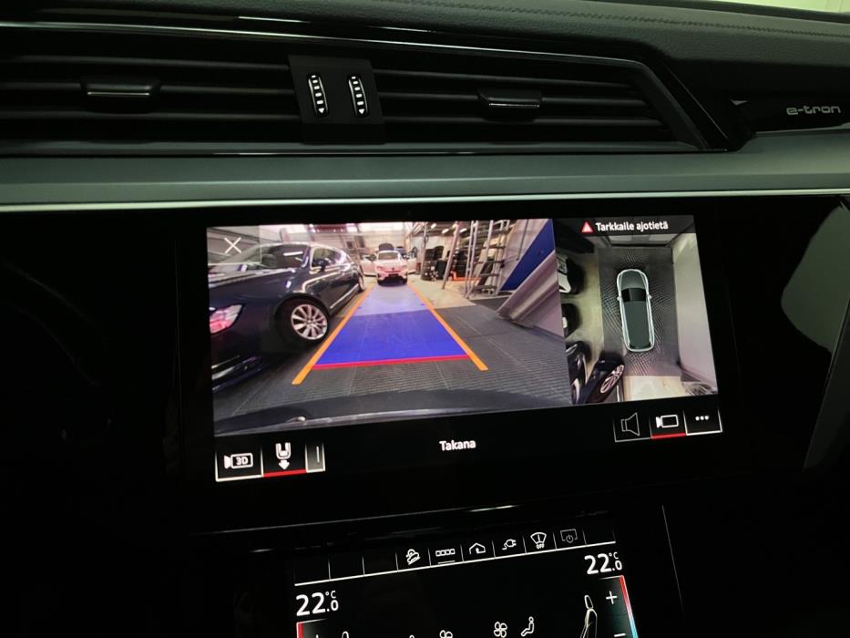 AUDI e-tron 2022