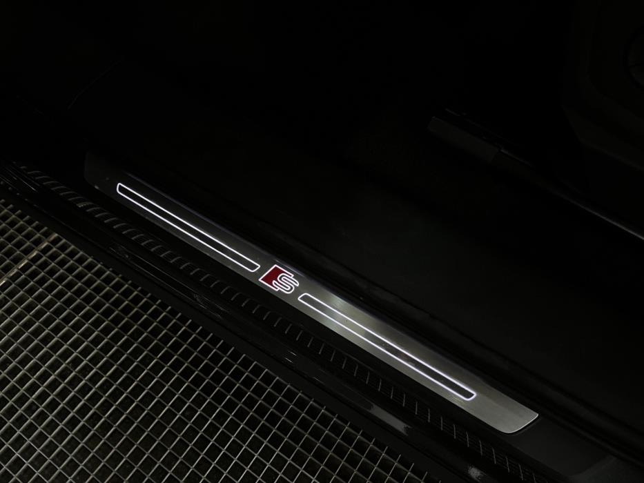 AUDI e-tron 2022