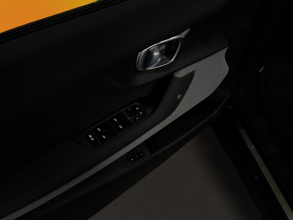 POLESTAR 2 2023