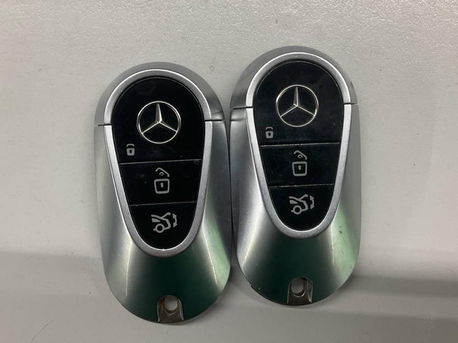 MERCEDES-BENZ EQS 2023