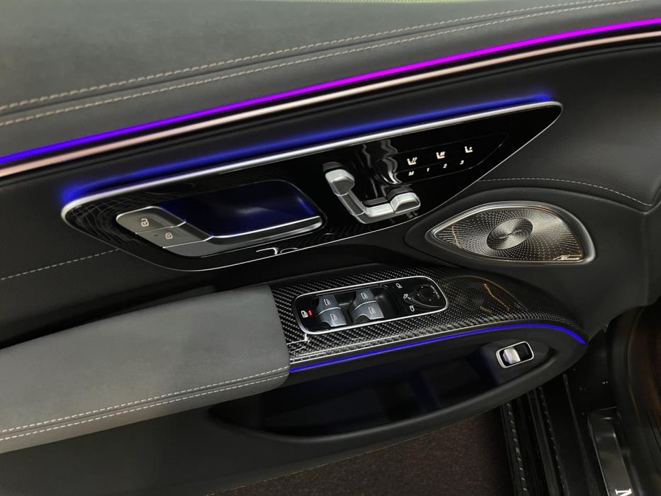 MERCEDES-BENZ EQS 2023