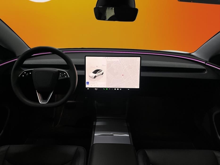 TESLA Model 3 2024