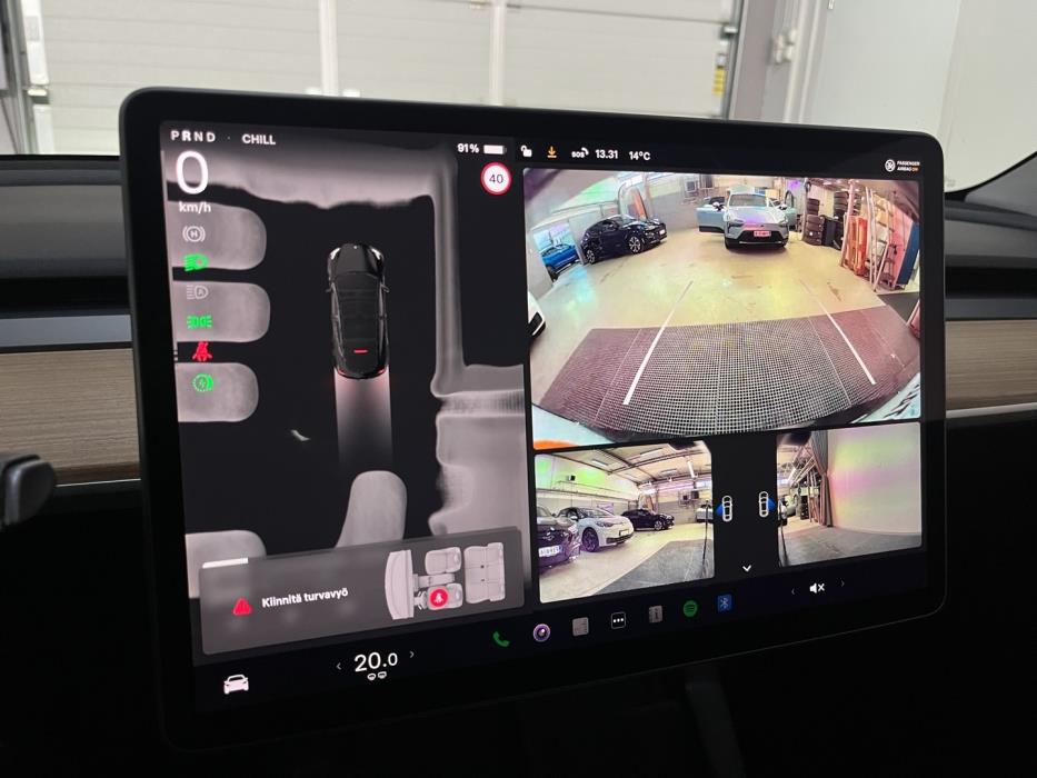 TESLA Model Y 2023