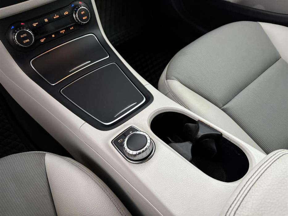MERCEDES-BENZ B 2015