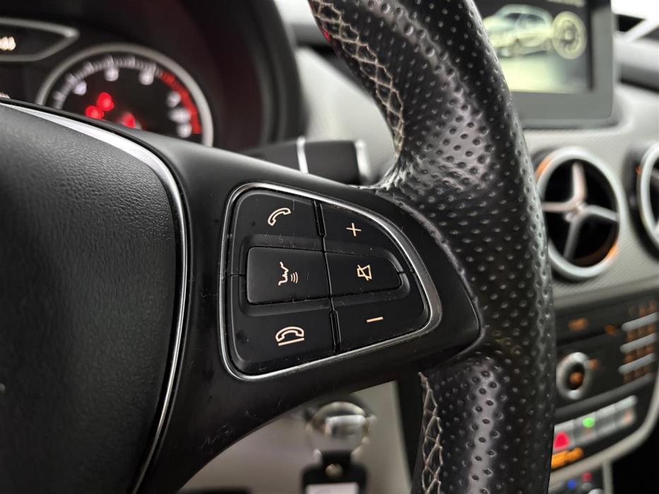 MERCEDES-BENZ B 2015