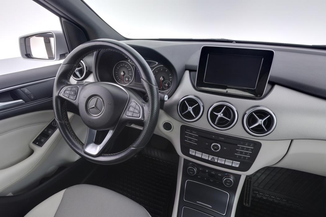MERCEDES-BENZ B 2015