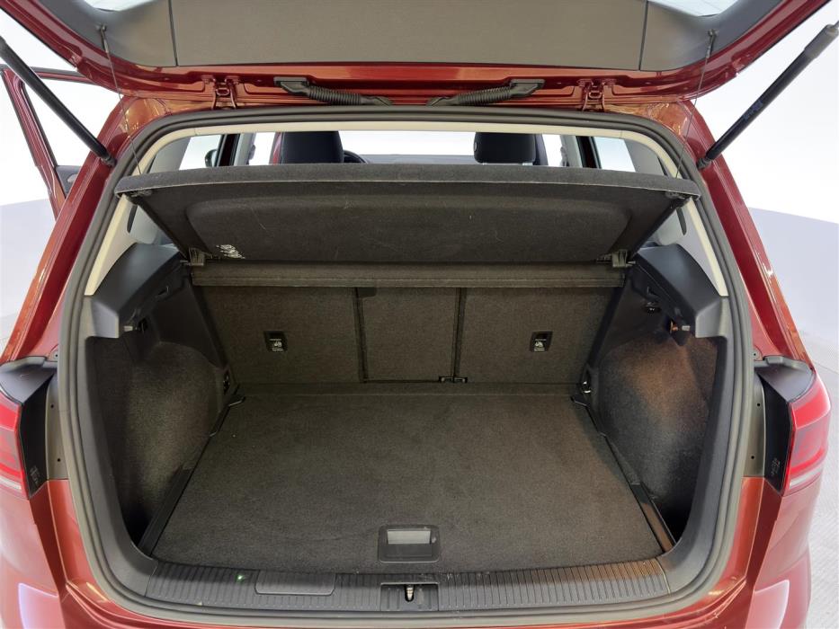 VOLKSWAGEN Golf Sportsvan 2018