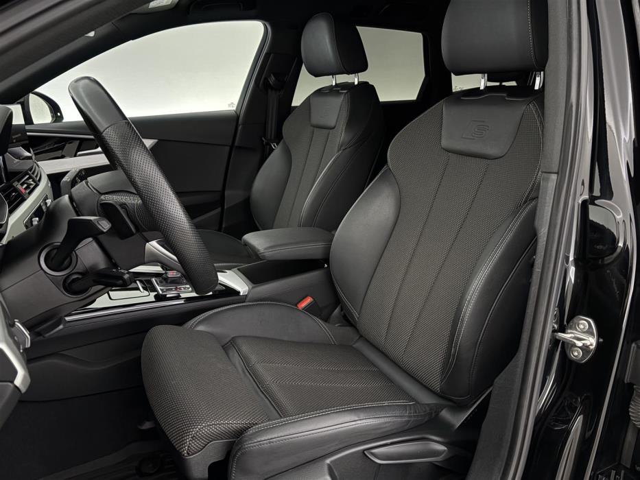 AUDI A4 2021