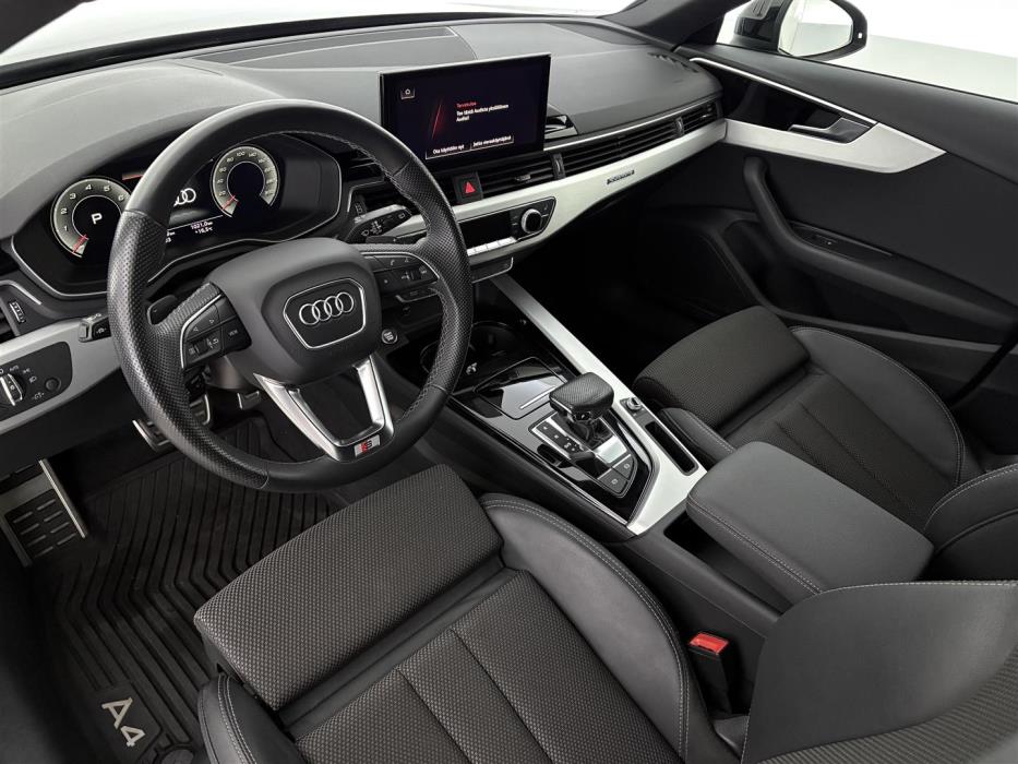 AUDI A4 2021