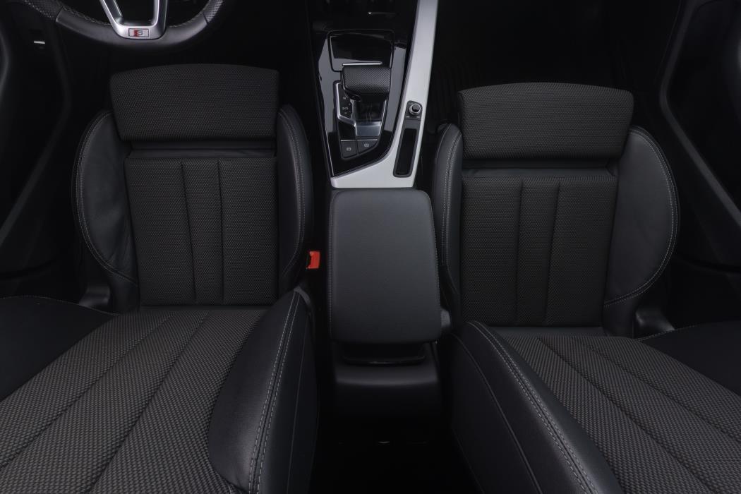 AUDI A4 2021