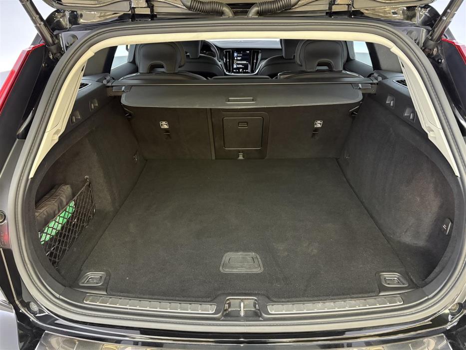 VOLVO V60 2021