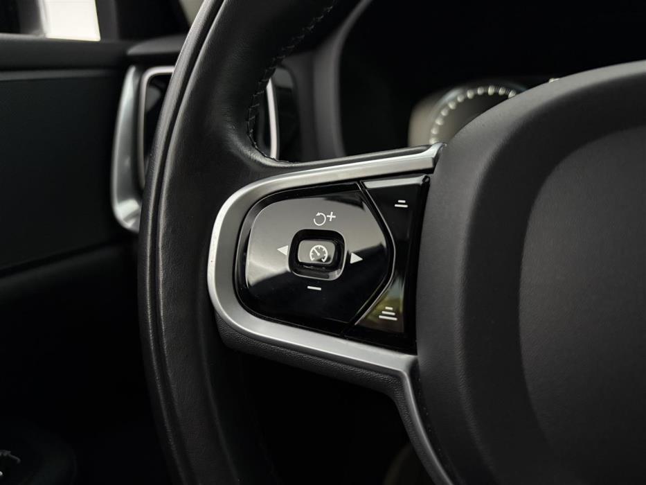 VOLVO V60 2021