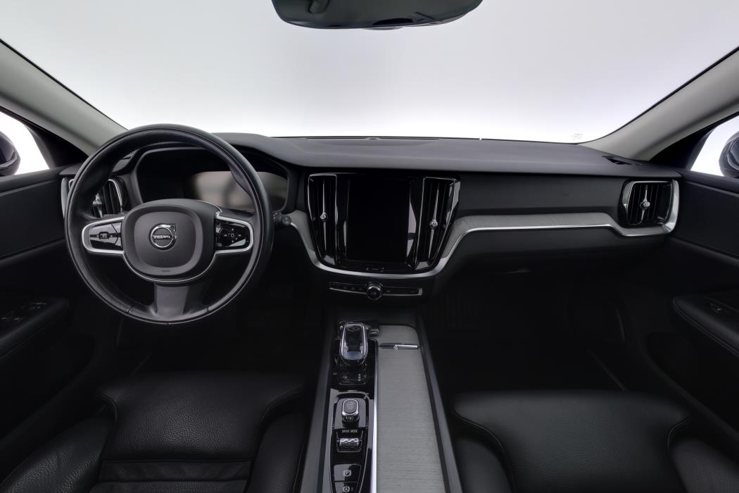 VOLVO V60 2021