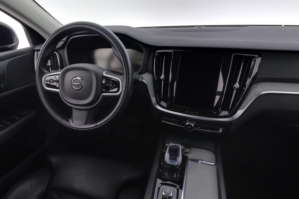 VOLVO V60 2021