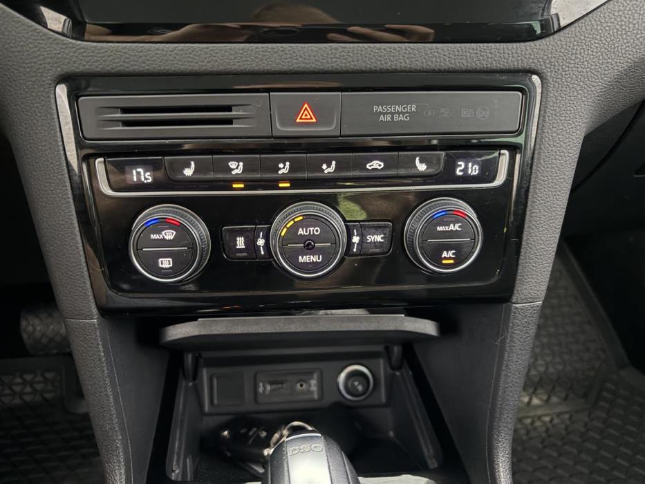 VOLKSWAGEN Golf Sportsvan 2015