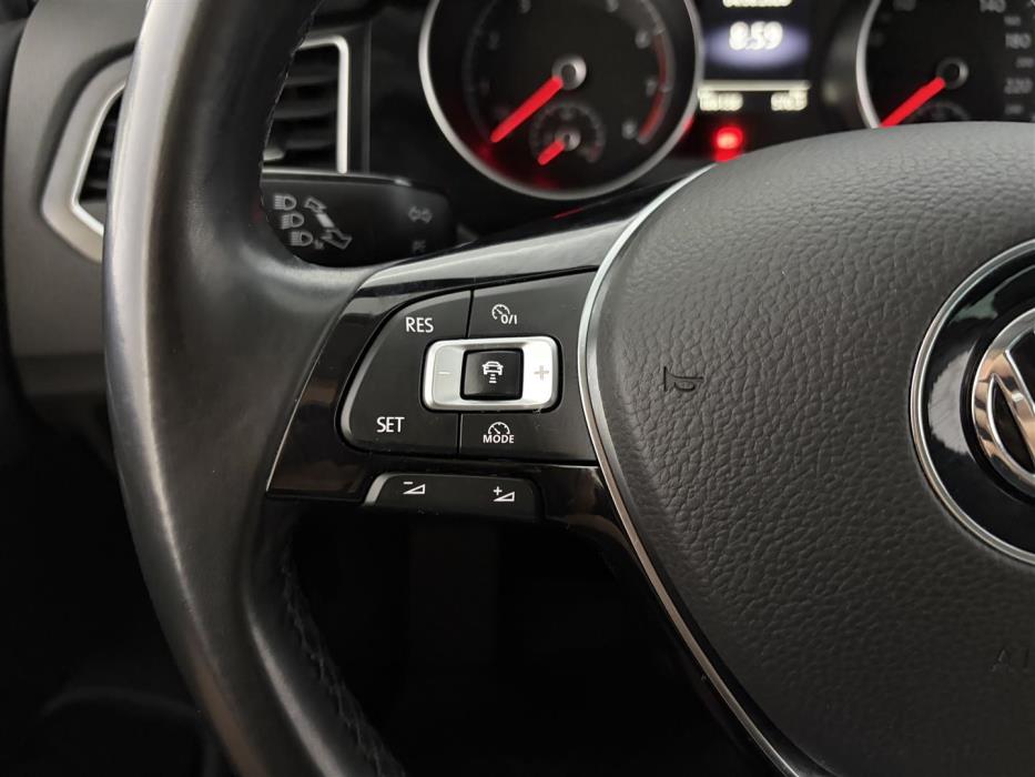 VOLKSWAGEN Golf Sportsvan 2015