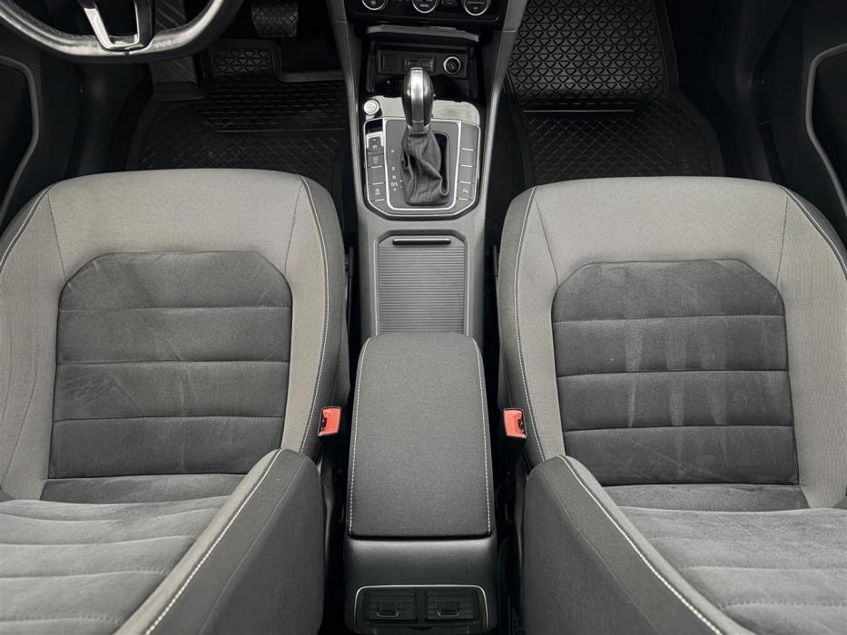 VOLKSWAGEN Golf Sportsvan 2015