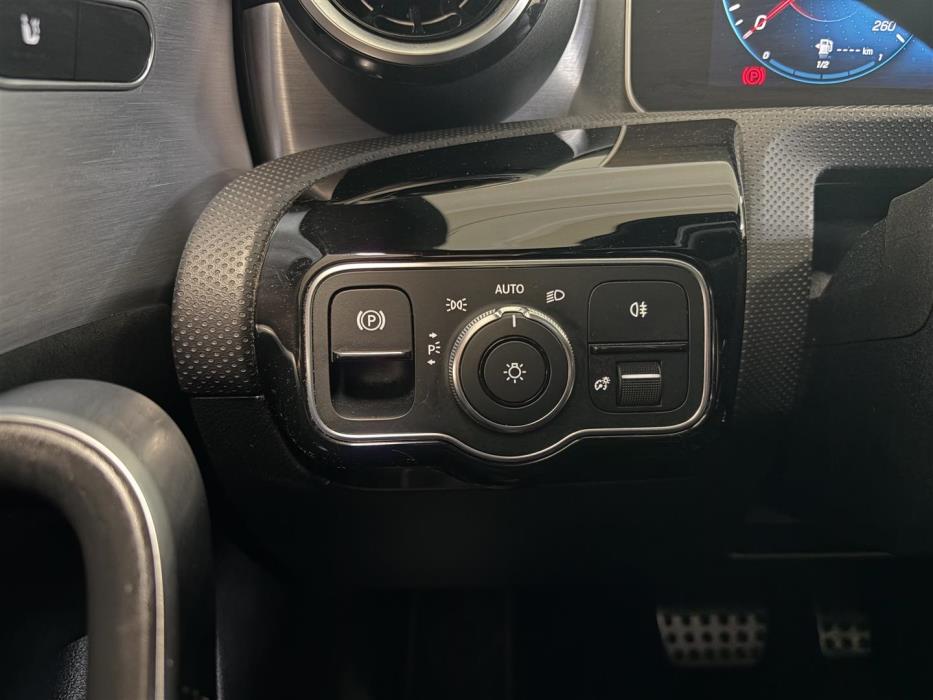 MERCEDES-BENZ CLA 2020